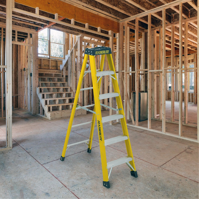 Industrial Heavy-Duty Stepladders (6900 Series), 6', Fibreglass, 300 lbs. Capacity, Type 1A