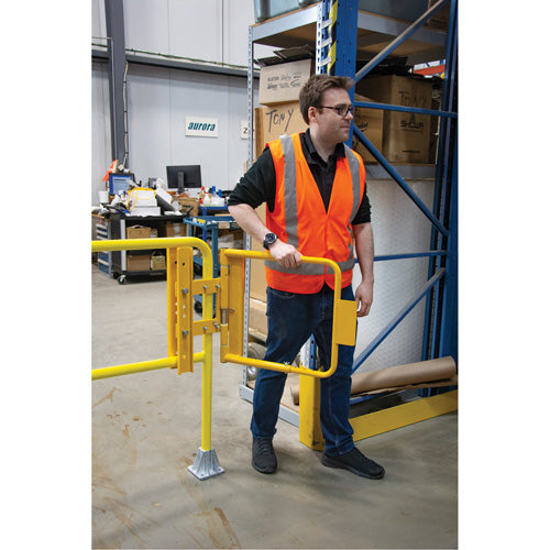 Safety Swing Gate, 21" H x 16" - 26" W