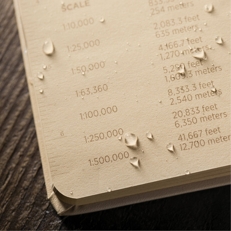 Livre relié, couverture rigide, beige, 160 pages, 4-5/8" l x 7-1/4" L