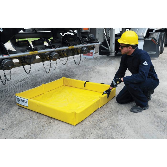 Ultra-Mini Berm®, 60 US gal. Capacity, 4' W x 4' L x 6" H, Foam Wall