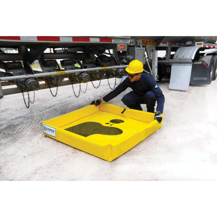Ultra-Mini Berm®, 60 US gal. Capacity, 4' W x 4' L x 6" H, Foam Wall