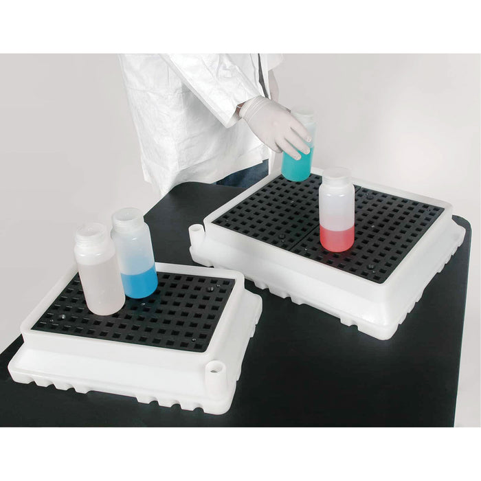 P4 Ultra-Spill Tray®, 17" L x 21" W x 4" H, 2.9 US gal. Spill Capacity