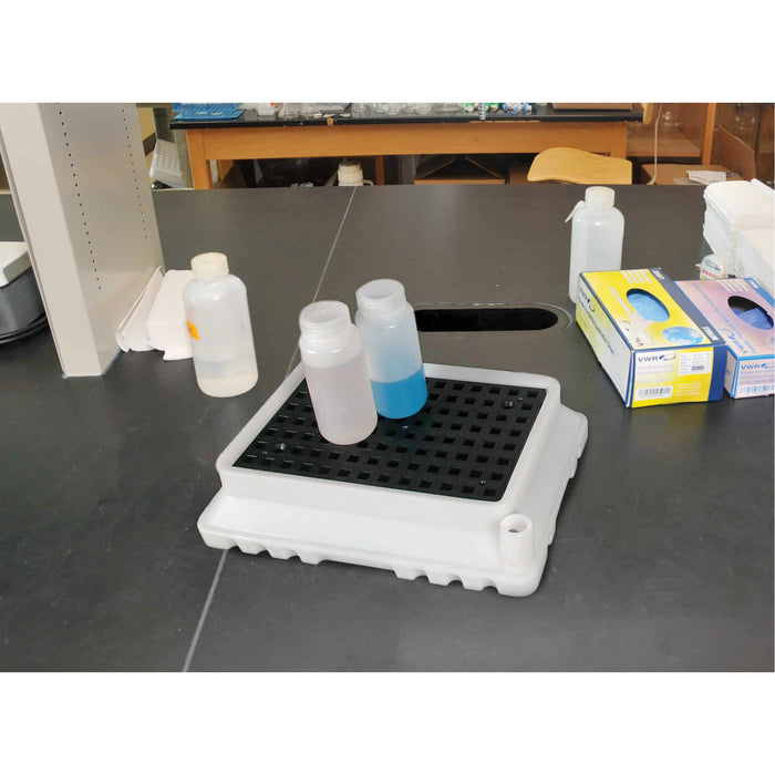 P4 Ultra-Spill Tray®, 17" L x 21" W x 4" H, 2.9 US gal. Spill Capacity