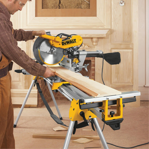 Double-Bevel Sliding Compound Mitre Saw